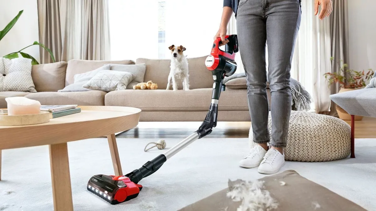 Bosch Rechargeable Vacuum Cleaner Unlimited 7 ProAnimal Red BCS711PET