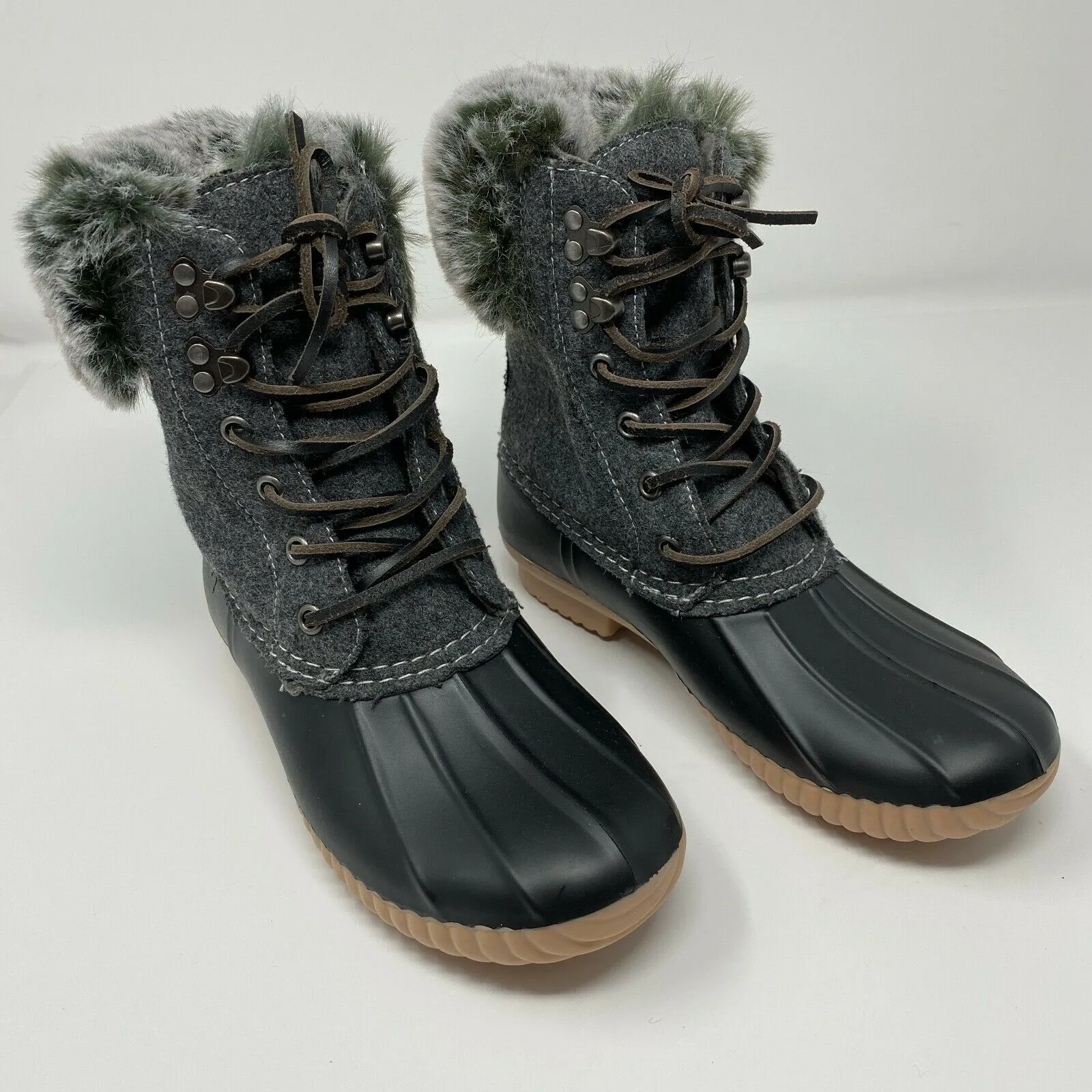 Brand new Report Ursela Black & Grey Lace Up Ultra Soft Faux Fur Duck Boots Women's Size 7.5! would fit youth size 5.5 as well! Retails $93 