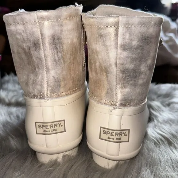COPY - Sperry Boots saltwater shimmer ivory duck boots. Size 7.5
