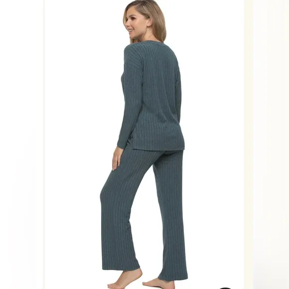 Felina Women's Serena Super Soft V-neck Pullover and Lounge Pant Set