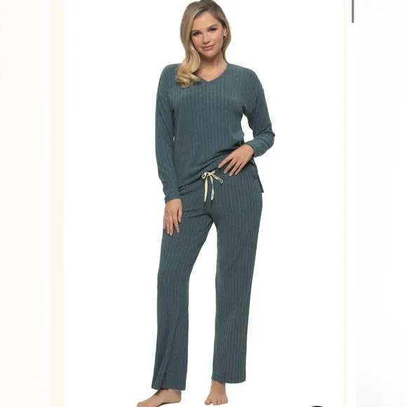 Felina Women's Serena Super Soft V-neck Pullover and Lounge Pant Set