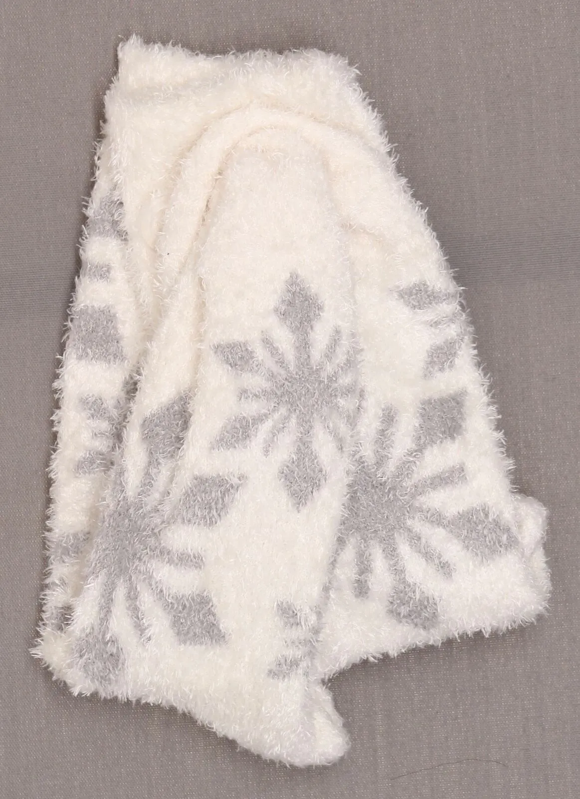 Gilligan & O'Malley Women's Snowflake Fuzzy Cozy Crew Socks