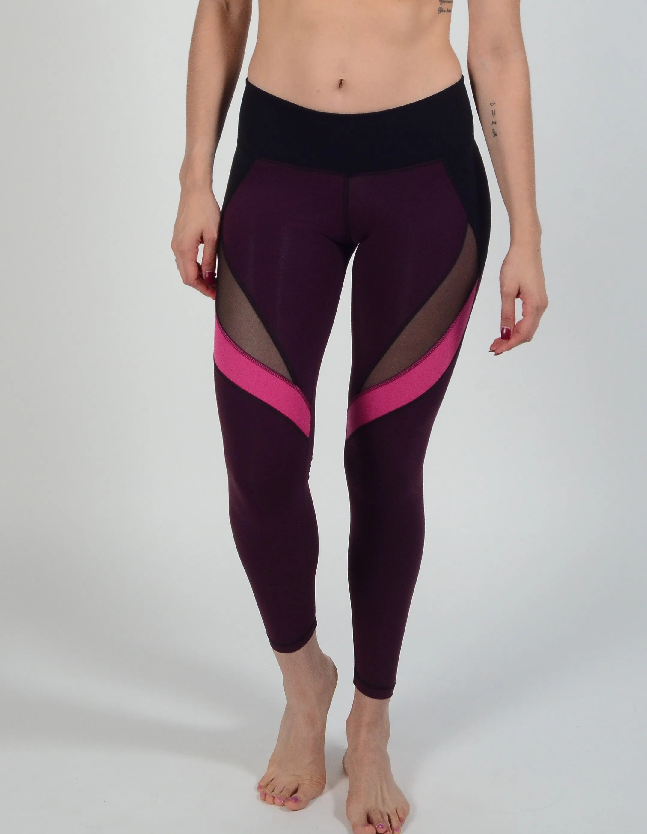 Leia (berry black)