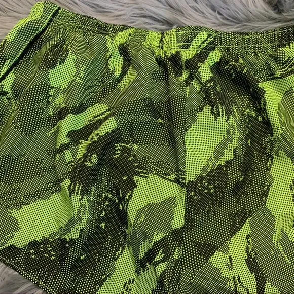 NWOT‎ Nike Dri-Fit Running Shorts, Green Camo, Medium