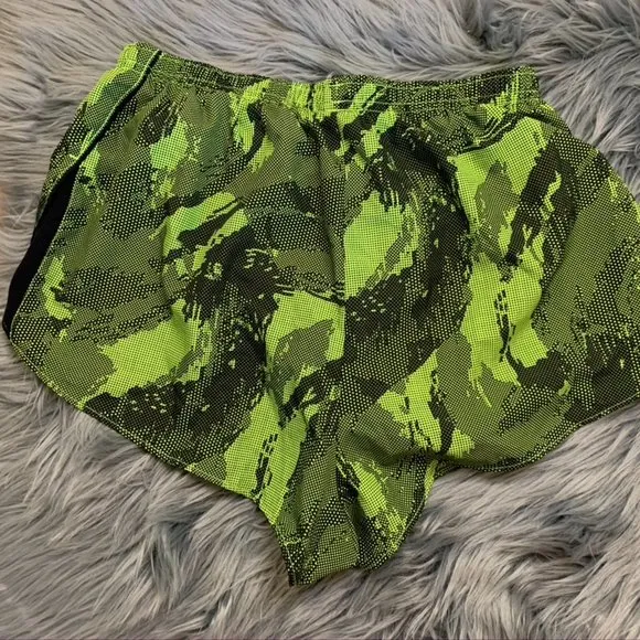 NWOT‎ Nike Dri-Fit Running Shorts, Green Camo, Medium