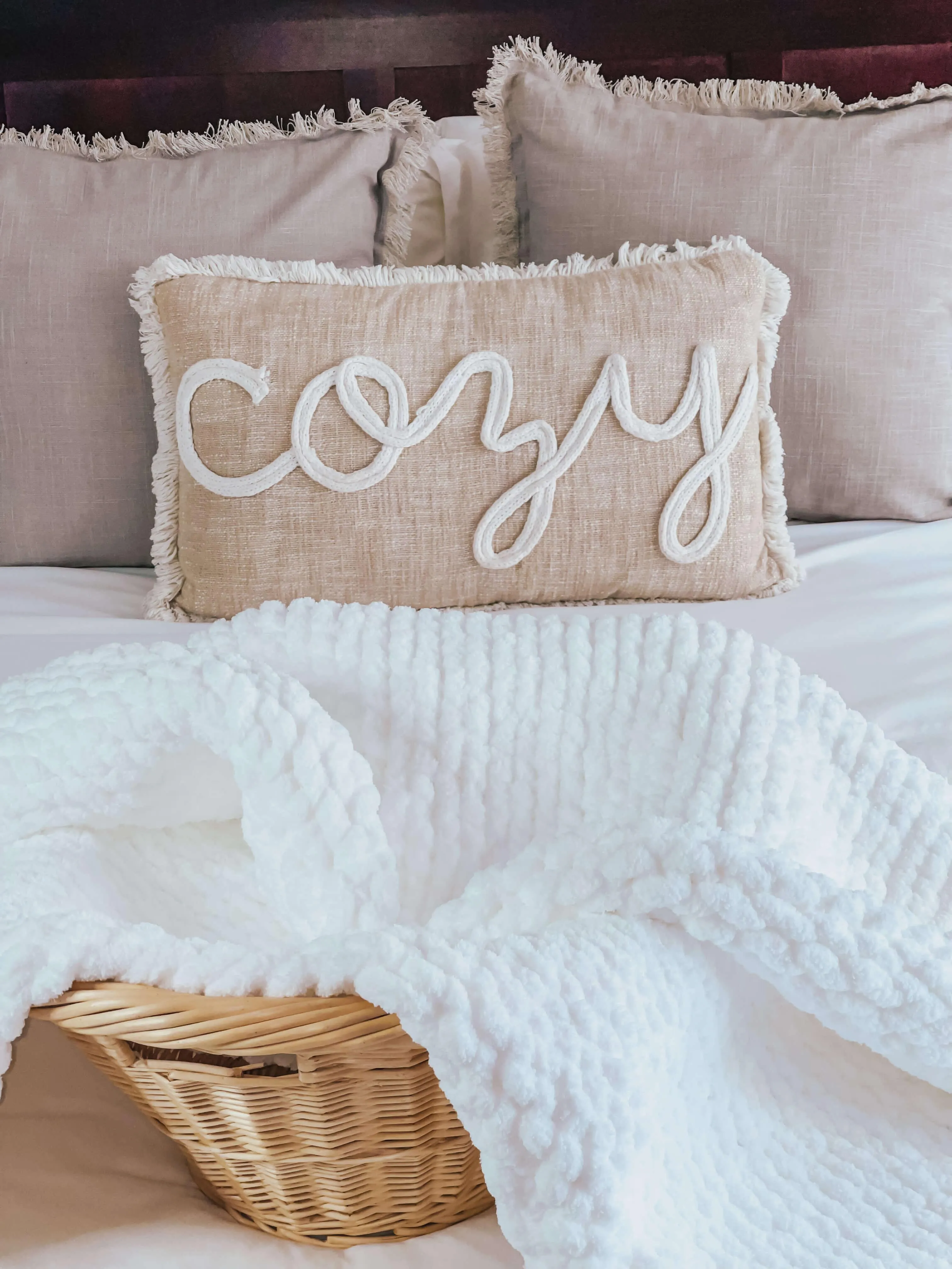 Snowflake White Cozy Throw