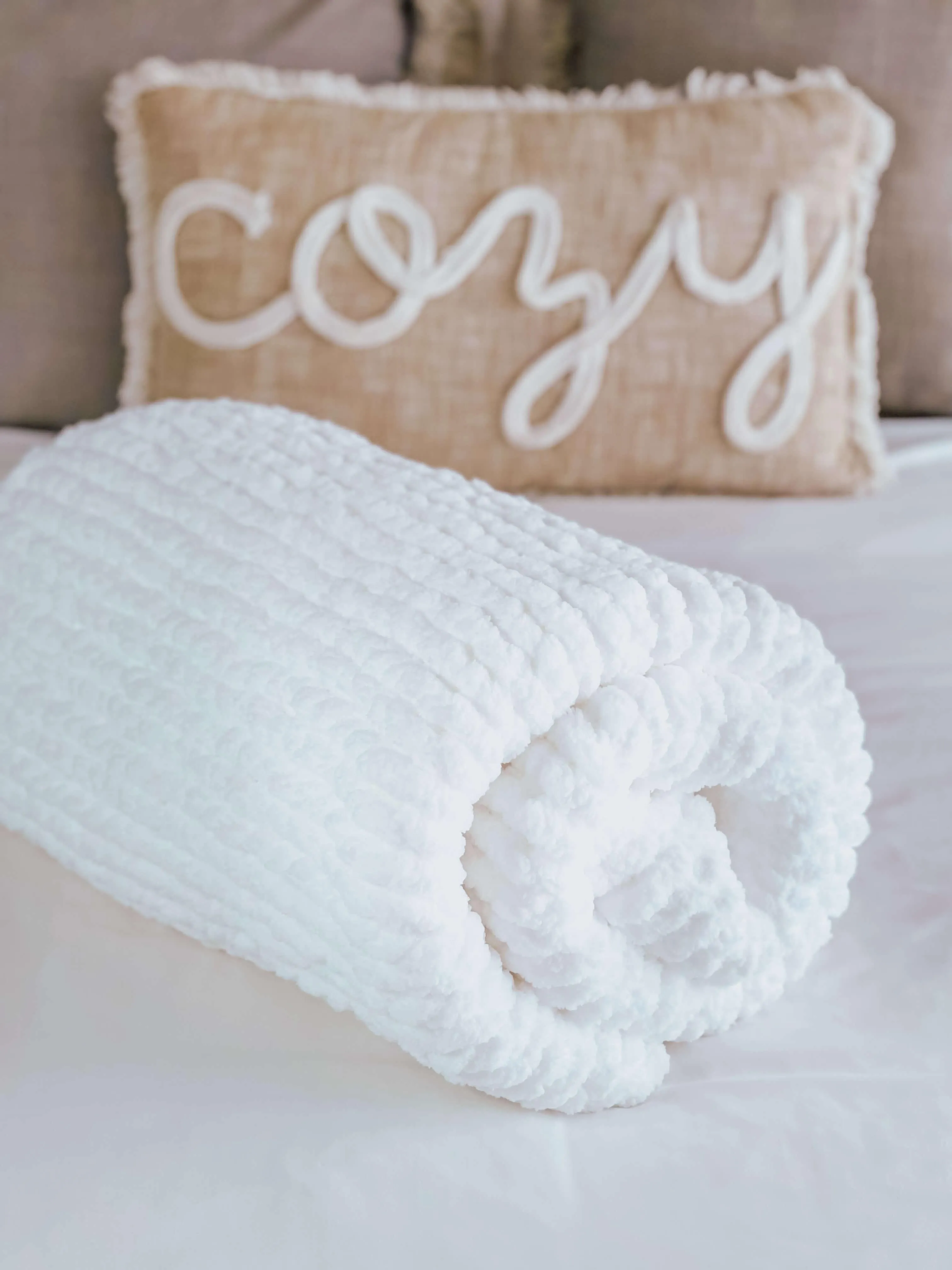 Snowflake White Cozy Throw