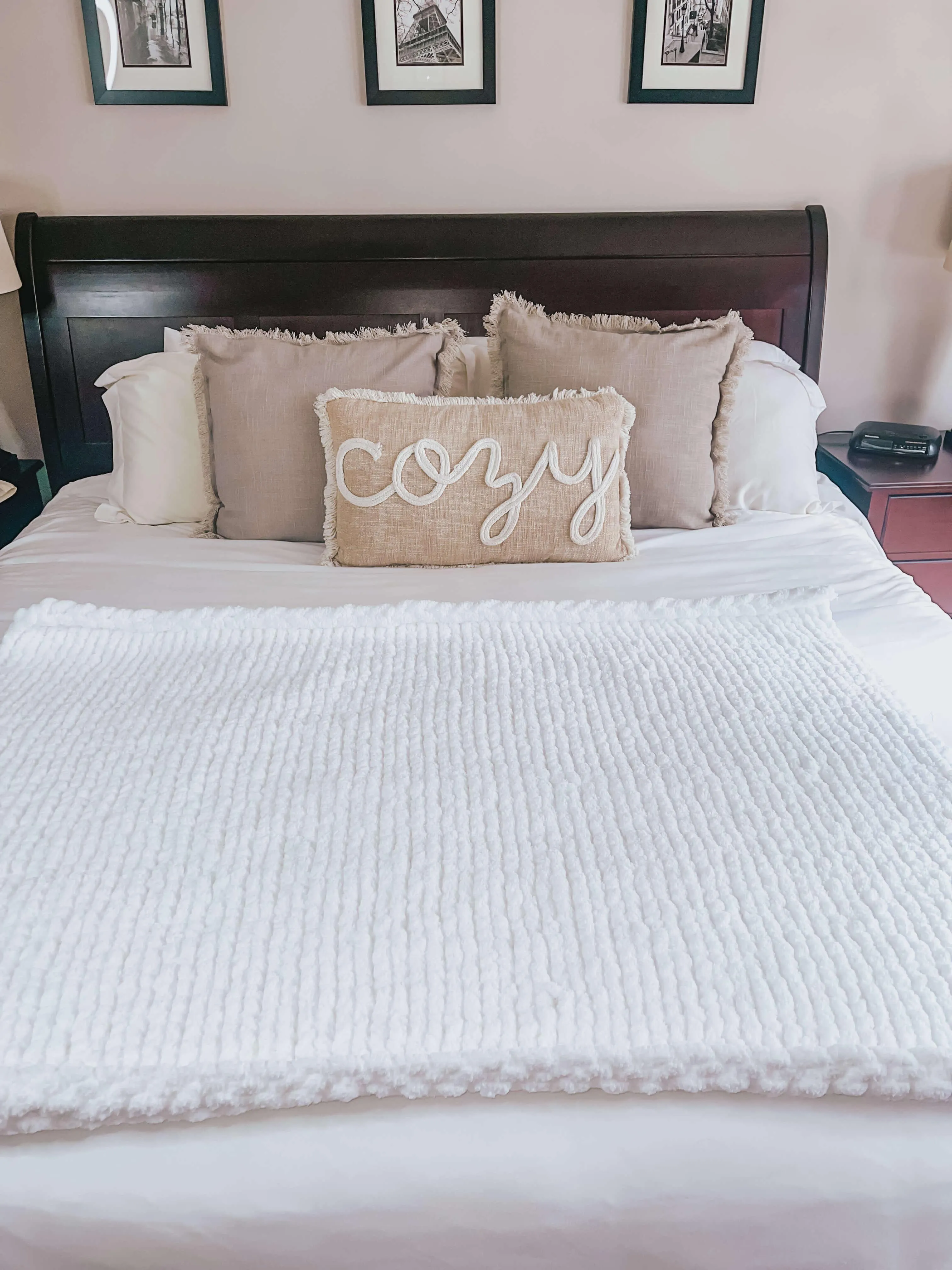 Snowflake White Cozy Throw