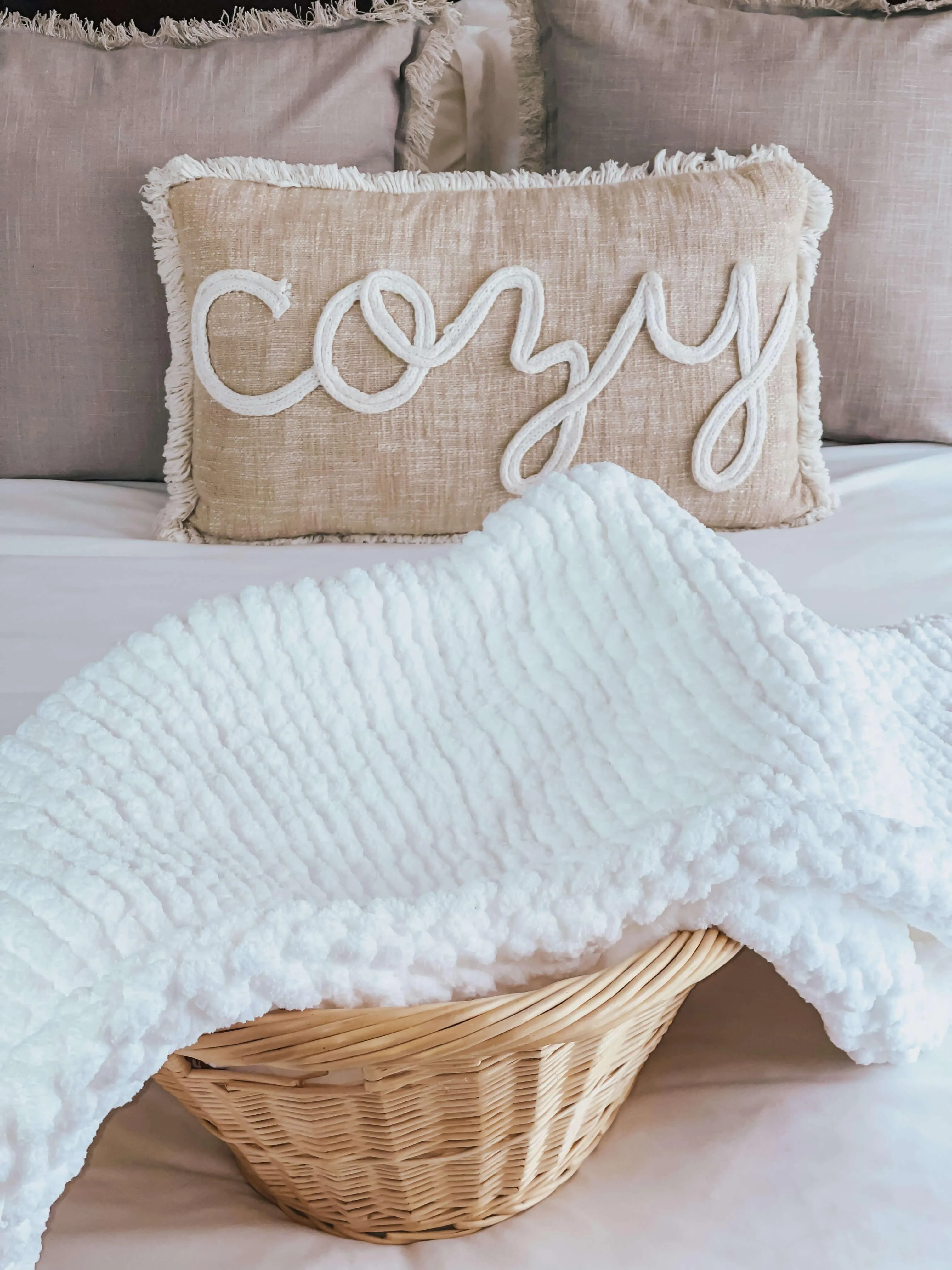 Snowflake White Cozy Throw